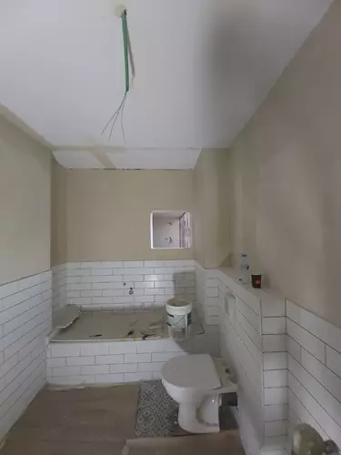 תהליך שיפוץ מקלחת ושירותים